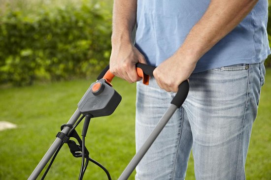 Tondeuse à gazon GARDENA Powermax 32 - Largeur de coupe 32 cm - Pelouses jusqu'à 200 m²
