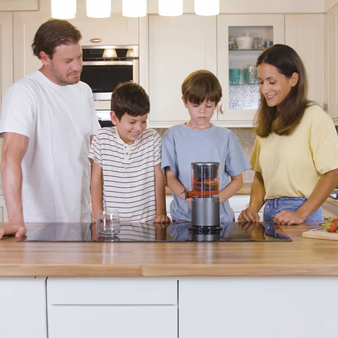 Extracteur de jus sans fil Livington JuiceBoost - Livre de recettes inclus - Compact et léger - Extraction de jus préservant les vitamines