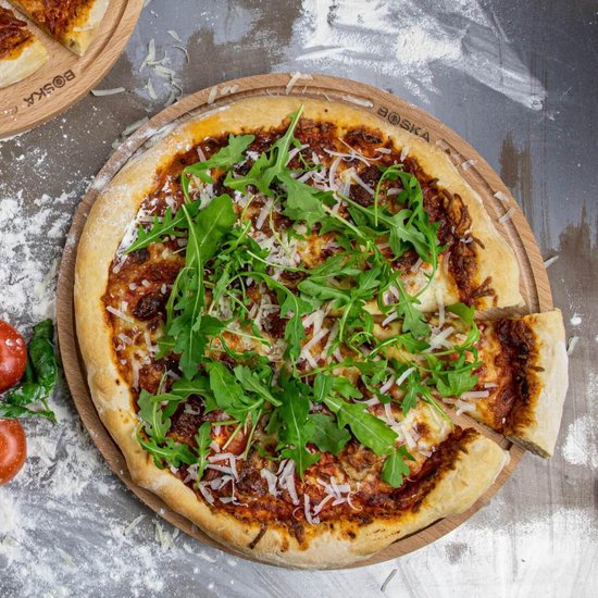 Boska Pizza Board Amigo L Round - Planche à pizza en bois de hêtre durable - Avec canal de collecte - Ø 34 cm