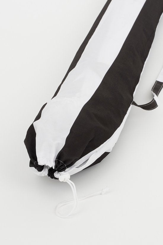 Parasol - In The Mood - Collection Osborn - H238 x Ø220 cm - Noir, blanc