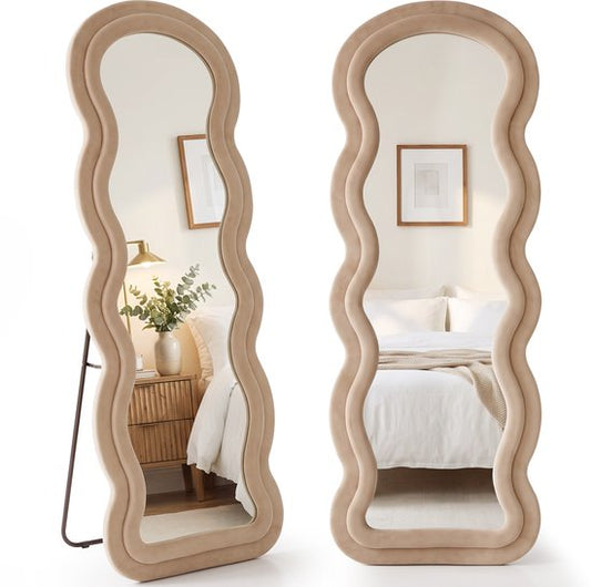 Infinity Goods Miroir en forme de vague - 160 x 60 cm - Miroir mural design - Miroir sur pied rembourré - Suède - Beige