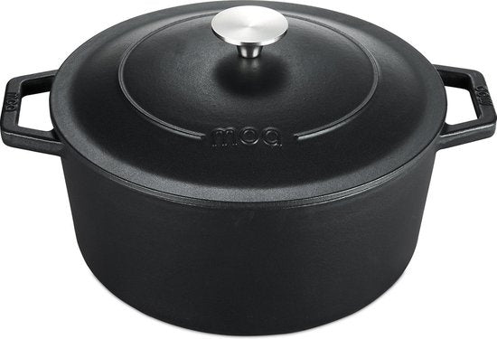 MOA Casserole - Fonte - Capacité 5,7 litres - 26CM - Ronde - Toutes sources de chaleur - Egalement pour induction - Poids 5,8 kg - Noire - C26B