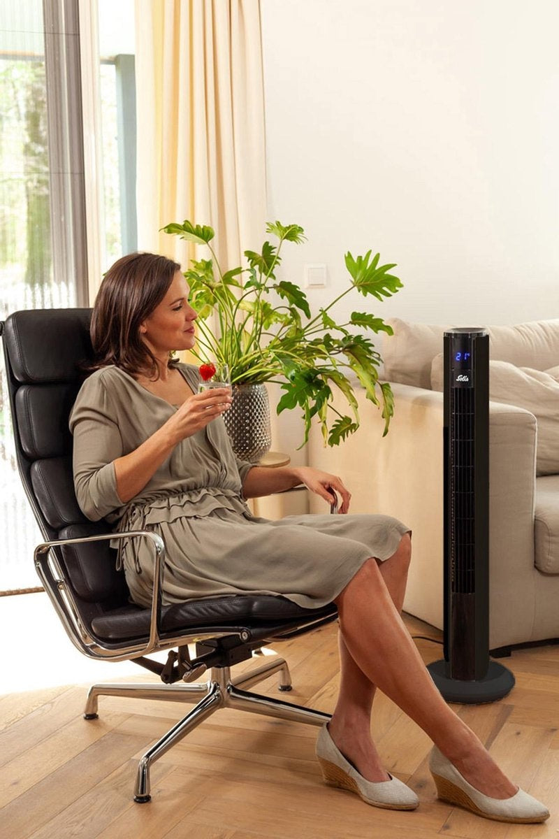 Ventilateur Solis Easy Breezy 757 - Ventilateur sur pied télécommandé - Fonction minuterie - 44.8 dB - 91 cm de haut - Noir