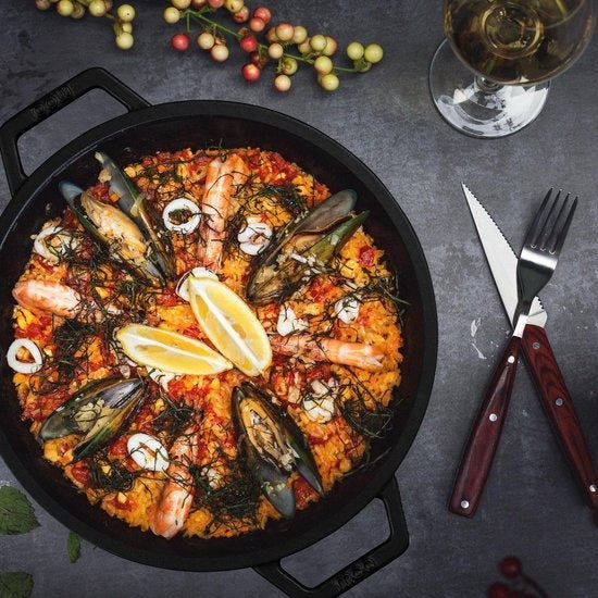 MOA Casserole - Fonte - Capacité 5,7 litres - 26CM - Ronde - Toutes sources de chaleur - Egalement pour induction - Poids 5,8 kg - Noire - C26B