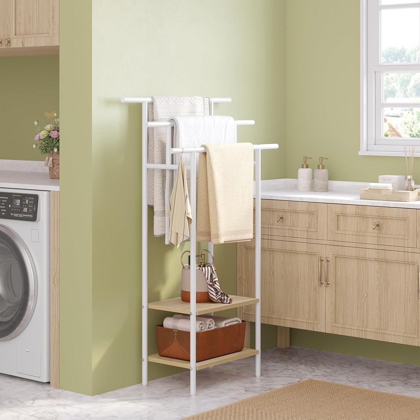 Porte-serviettes autoportant Eugad avec 3 porte-serviettes et 2 étagères de rangement - 68 x 28 x 117 cm - Blanc avec effet bois de chêne