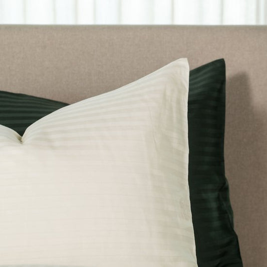 Housse de couette Kayori Elin en satin de coton - 140 x 200-220 cm + 1 taie d'oreiller - Lit simple - Blanc cassé