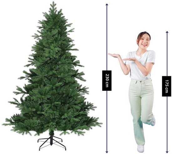 Black Box Trees Brampton Boom - Sapin de Noël à la forme naturelle - Décoration de Noël pour le salon et le bureau - Sapin artificiel avec des aiguilles en PE - Hauteur 230 x diamètre 147 cm - Vert