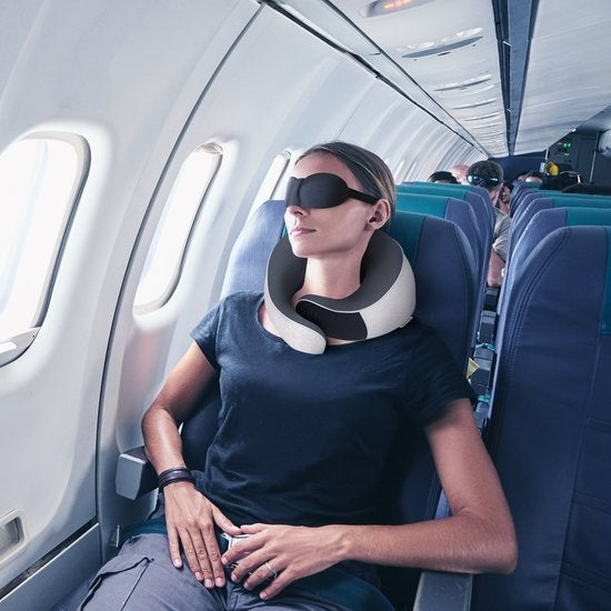 Dymac CloudRest Travel Pillow - Oreiller de cou - Soutien de la nuque - Oreiller de voyage en mousse à mémoire de forme - Comprend un masque pour les yeux et des bouchons d'oreille - Avec pochette de voyage - Beige