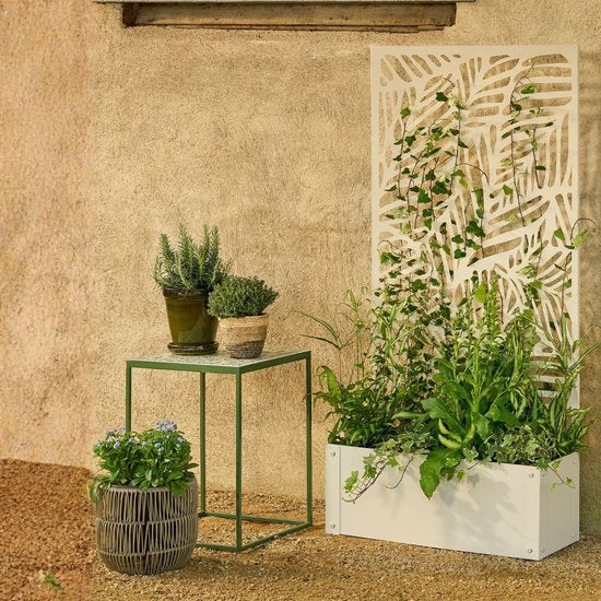 Mica Decorations Sapri Support pour plantes - Jardinière avec treillis pour plantes grimpantes - Support pour plantes autonome ou à fixer au mur - 57,5 x 21 x 118 cm - Blanc cassé