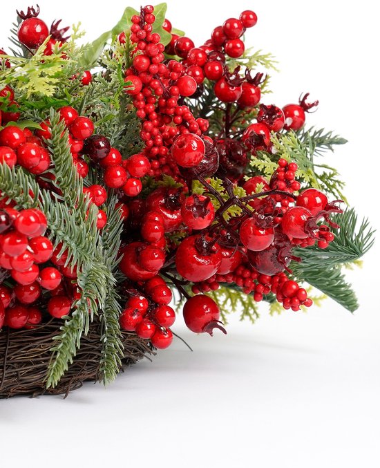 Mica Decorations Norah Décorations de Noël - Couronne de Noël avec pommes de pin et baies rouges - Couronne de porte pour le hall d'entrée, la porte d'entrée ou la fenêtre - Décoration de Noël classique - H 11 x Ø 40 cm - Rouge