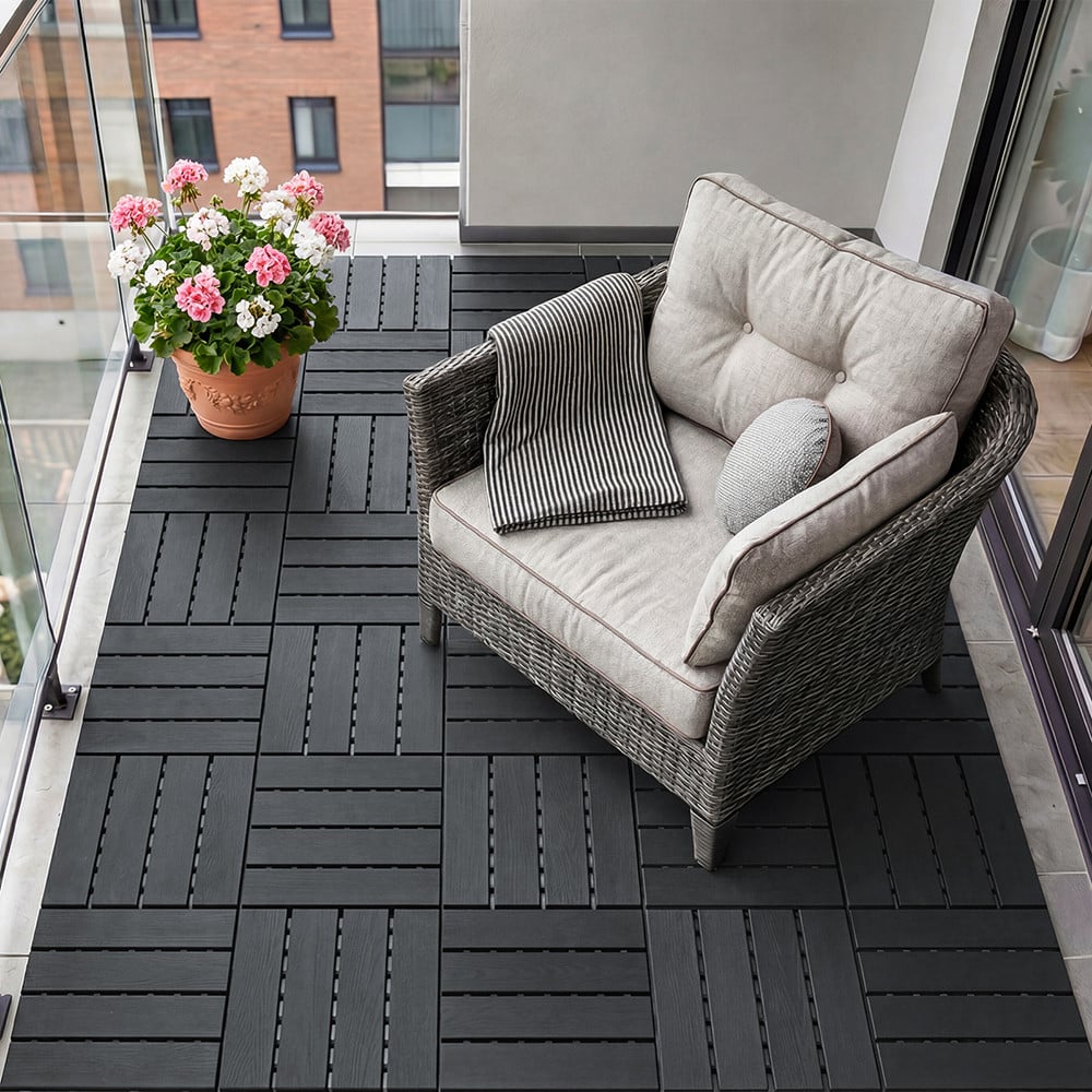 Dalles de sol en plastique SoBuy noires - Système d'emboîtement - Antidérapantes, aspect bois - Capacité de charge : 113 kg