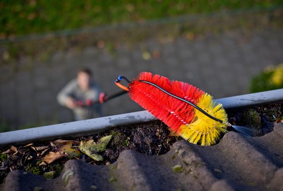 Brosse de Lavage Télescopique - Hortensus - 4,6 m – Balai de Jardin avec Adaptateur d’Angle – 29 x 7 x 10 cm - Rouge