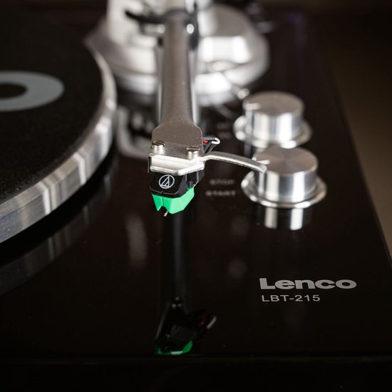 Lenco Tourne-disque avec Bluetooth - Bras de lecture et contrepoids en métal - Ligne Lenco Expertise - LBT-215BK - Piano Black
