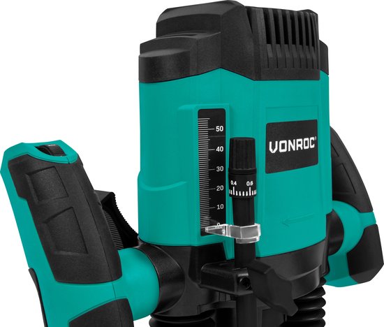 VONROC Router 1200W - 6-8mm - Vitesse variable 16,000 - 30,000 rpm - Livré avec un jeu de 6 pièces, un guide de gabarit, un guide parallèle et une broche de centrage.