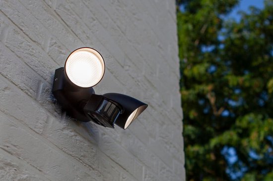 LUTEC Shrimp - Applique murale de sécurité LED pour l'extérieur - Détecteur de mouvement PIR - Capteur jour/nuit - Aluminium haut de gamme - À deux têtes - Éclairage puissant de 1 700 lm - Lumière blanche brillante de 4 000 K - Noir mat