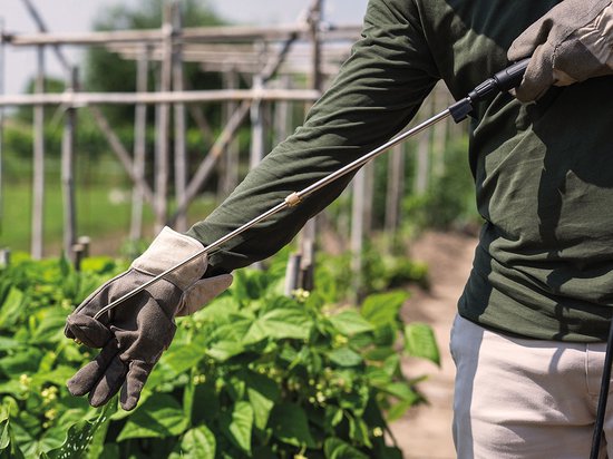 Stanley Pressure Sprayer 5 L, pulvérisateur à pression, pulvérisateur de jardin, électrique, batterie rechargeable lithium, lance télescopique, buse réglable, autonomie 2.5 h, max 2 bar, 0.33 L/minute, jaune/noir