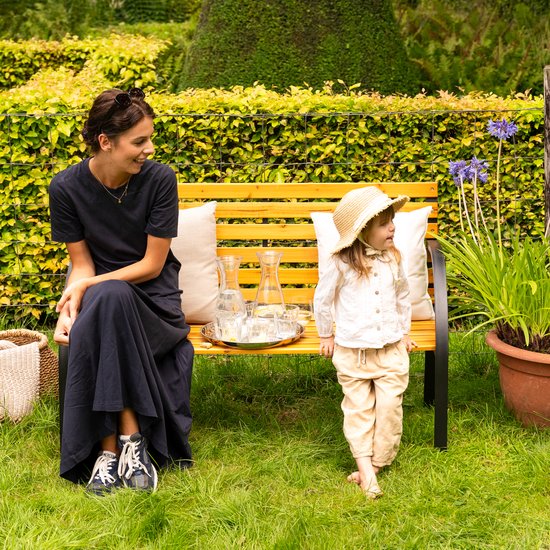 Banc de jardin AXI Otis en bois avec structure en acier noir mat – Bois de cèdre - 122 x 60 x 83 cm – Banc d'extérieur pour deux personnes