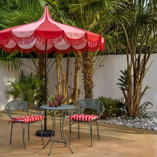 Mica Decorations Kim : parasol rayé avec sac de transport - Parasol à mât 238 x Ø235 cm - Parasol de jardin ou de balcon - Polyester, acier - Rouge