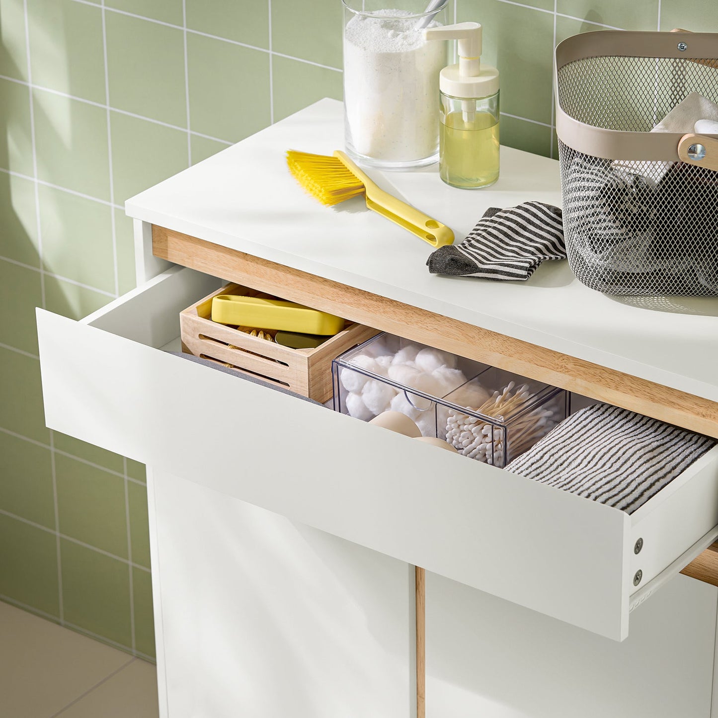 SoBuy Meuble de salle de bains - avec tiroir et sac à linge amovible - 71 x 33 x 85 cm - blanc