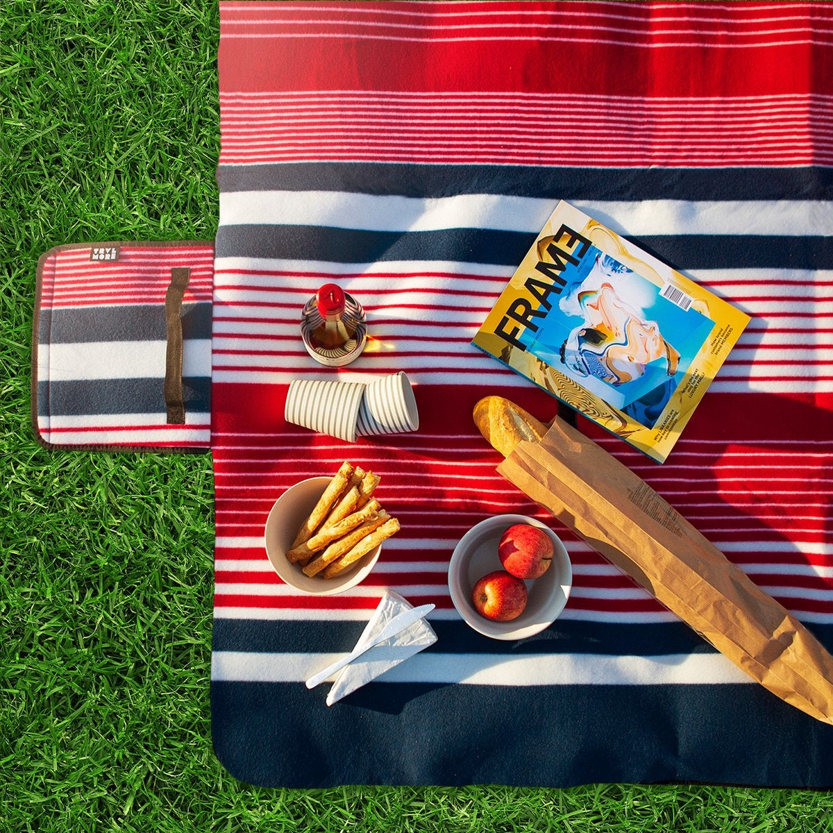 TRVLMORE Tapis de pique-nique pliable XXL - Imperméable - rembourré - 200x200 cm