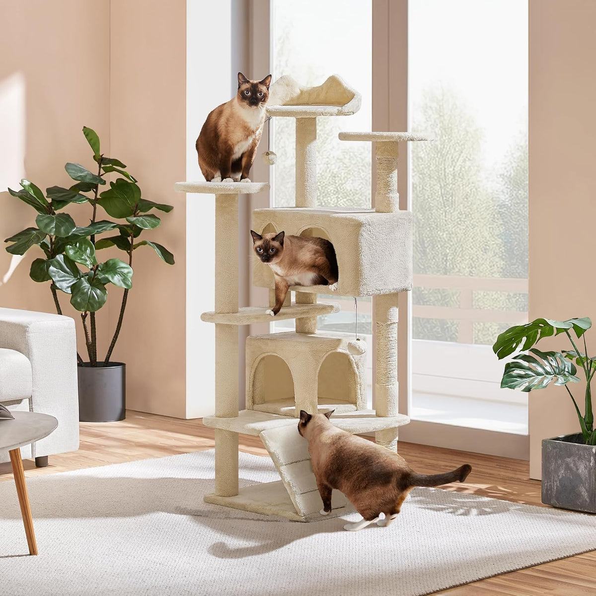 Yaheetech Griffoir pour chat 137 cm - Beige - 49 x 49 x 137 cm - Avec 2 maisons, 3 plaques et des boules de jeu en sisal