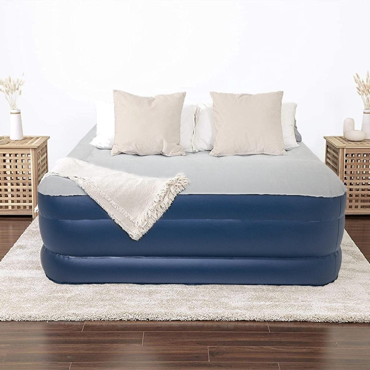 Lit gonflable LifeGoods - 2 personnes - Avec pompe intégrée - Sac de transport et kit de réparation inclus - Bleu