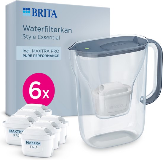 Carafe filtrante BRITA Style Essential Cool - 2,4 L - Bleue - avec 6 cartouches filtrantes MAXTRA PRO Pure Performance incluses - tient dans le réfrigérateur, avec éclairage LED Smart et couvercle rabattable