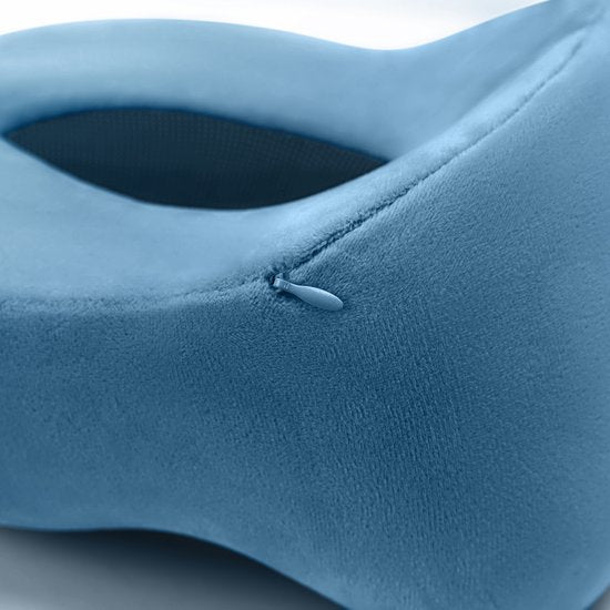 SKYCASES Travel Essentials - Ensemble d'oreillers de cou 3 pièces - Oreiller de voyage ergonomique en mousse à mémoire de forme avec masque pour les yeux et bouchons d'oreille - Idéal pour l'avion, la voiture et le train - Compact et luxueux - Bleu royal