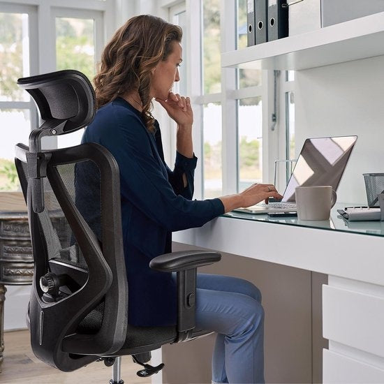 Chaise de bureau ergonomique - LifeGoods - Réglable - Jusqu'à 136 kg - Noir