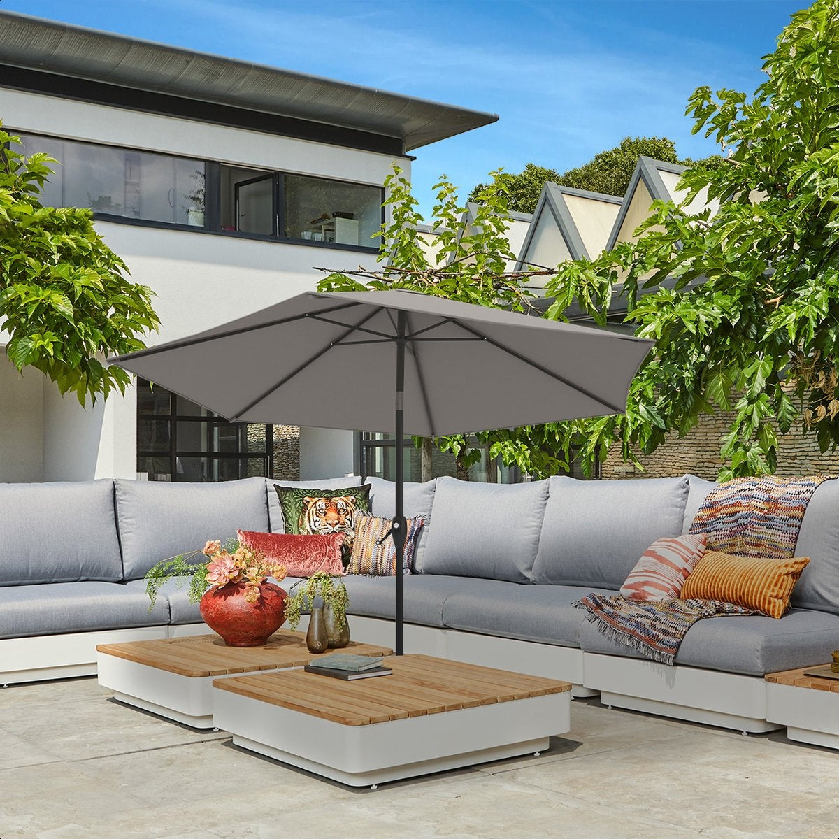 Parasol LifeGoods - Ø270 cm - 30° inclinable - imperméable - avec housse - Taupe