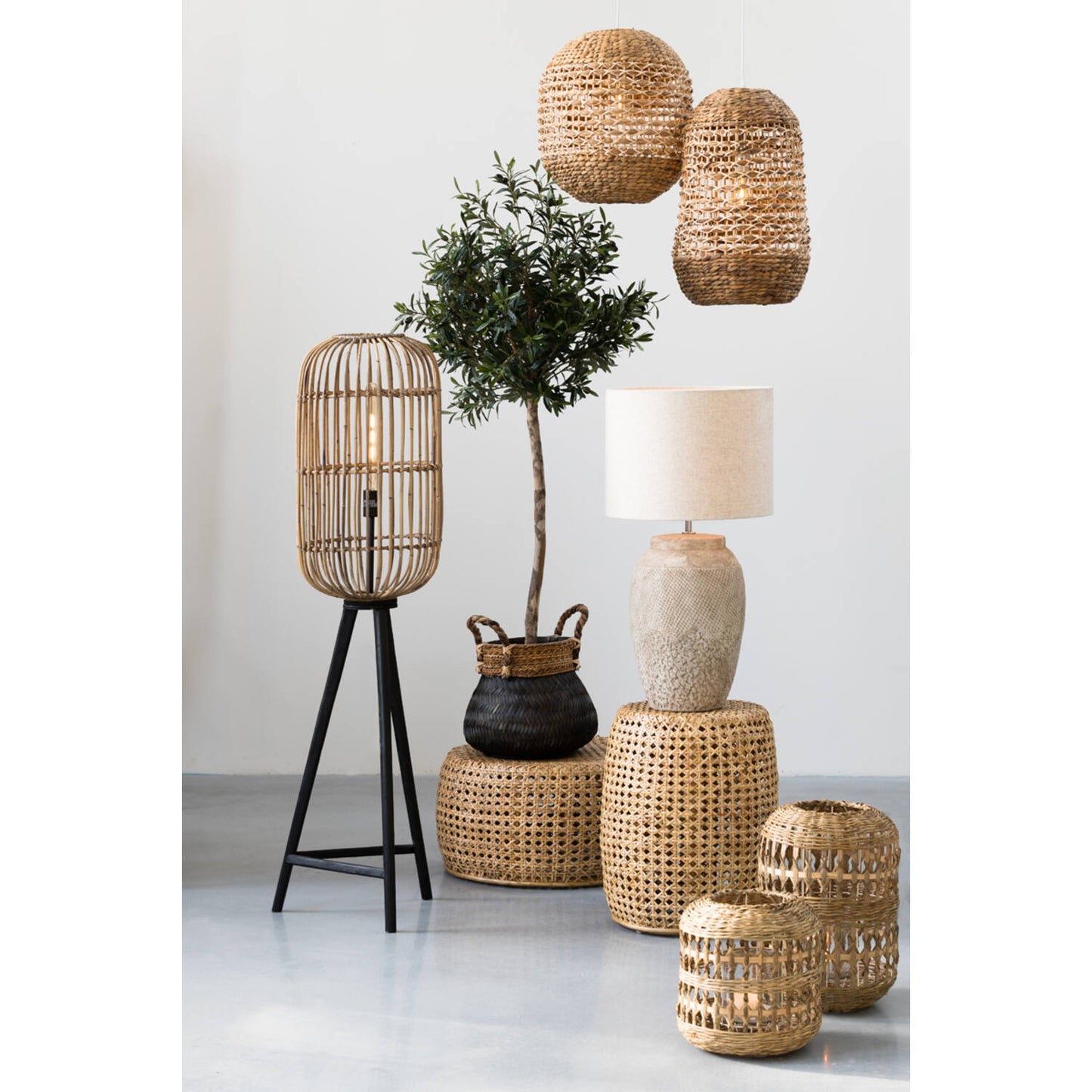 Suspension Light & Living Tripoli – Ø 37,5 cm – Rotin tressé, couleur naturel/marron – Lampe ronde moderne pour le salon et la salle à manger – Source lumineuse non incluse – Douille E27