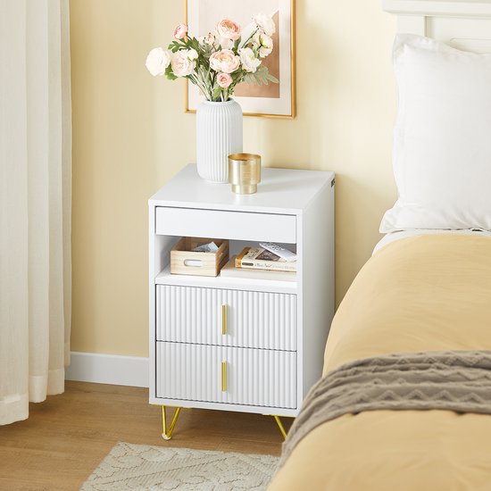 SoBuy Table de chevet, table de chevet avec 3 tiroirs et une étagère, table d'appoint moderne pour la chambre et le salon, blanc, 40 x 40 x 63 cm (l x p x h) FBT168-W