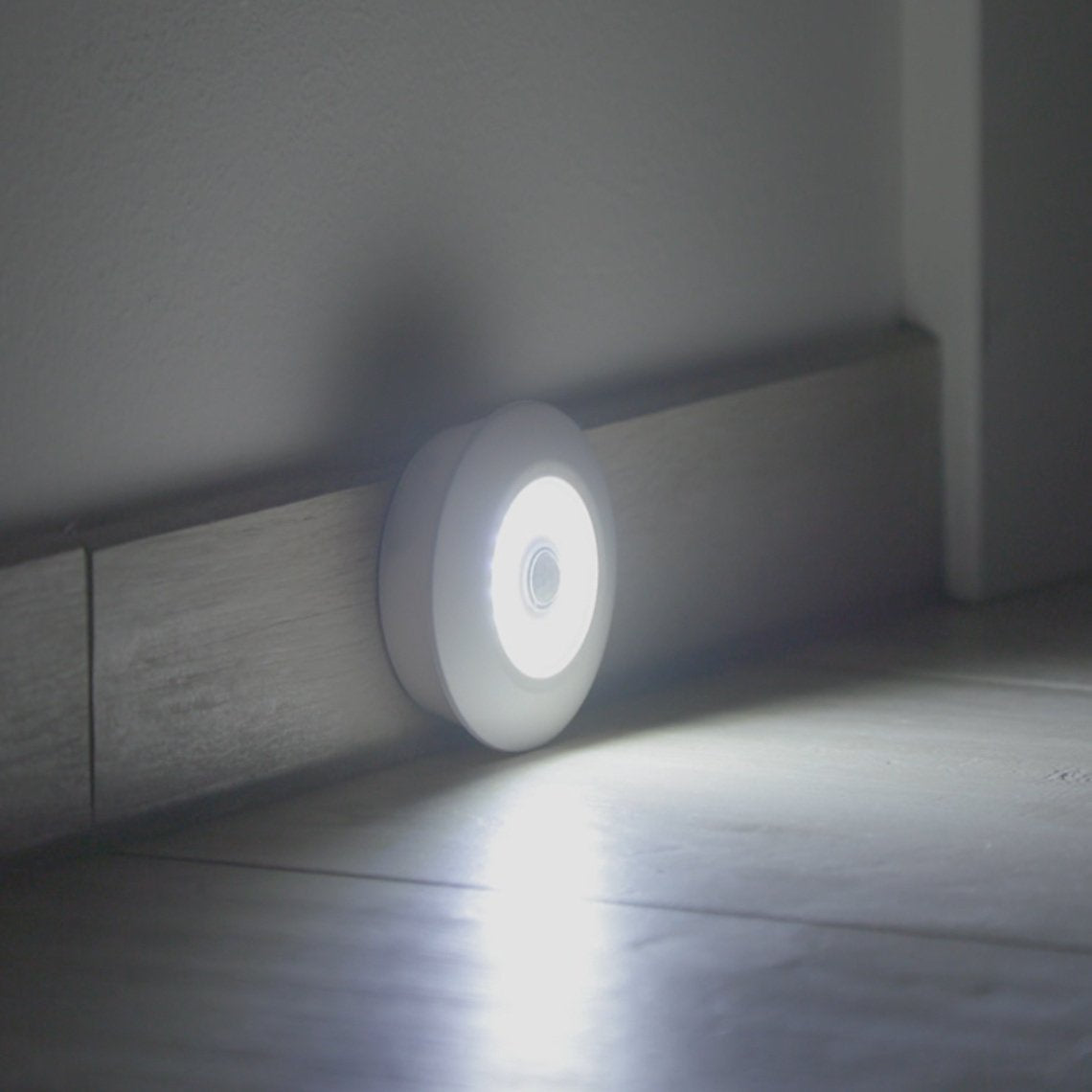 Lot de lampes LED HandyLUX pour plafond et mur - Installation sans fil - Détecteur de mouvement - Luminosité de 120 lumens - 4 pièces