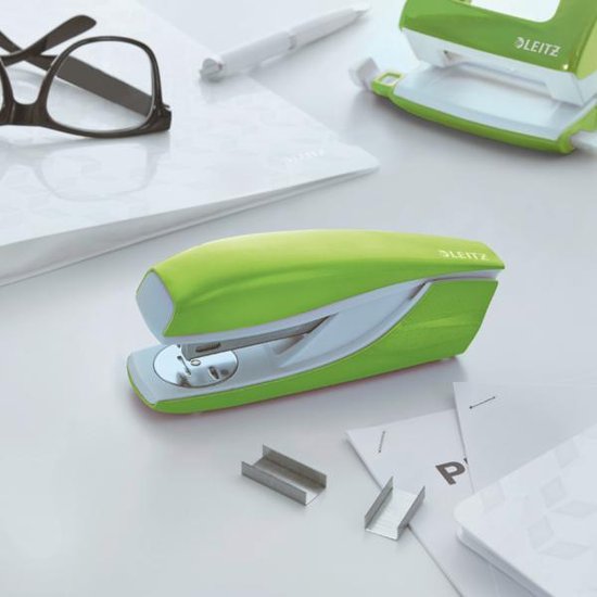 Agrafeuse Leitz WOW - Capacité d'agrafage de 30 feuilles - Agrafes incluses - Idéal pour le bureau à domicile - Vert