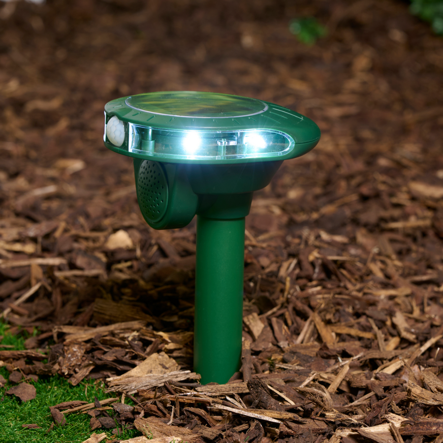 Grundig Solar Animal Repellent - Contrôleur de nuisibles à ultrasons alimenté par l'énergie solaire | Waterproof & Environmentally Friendly