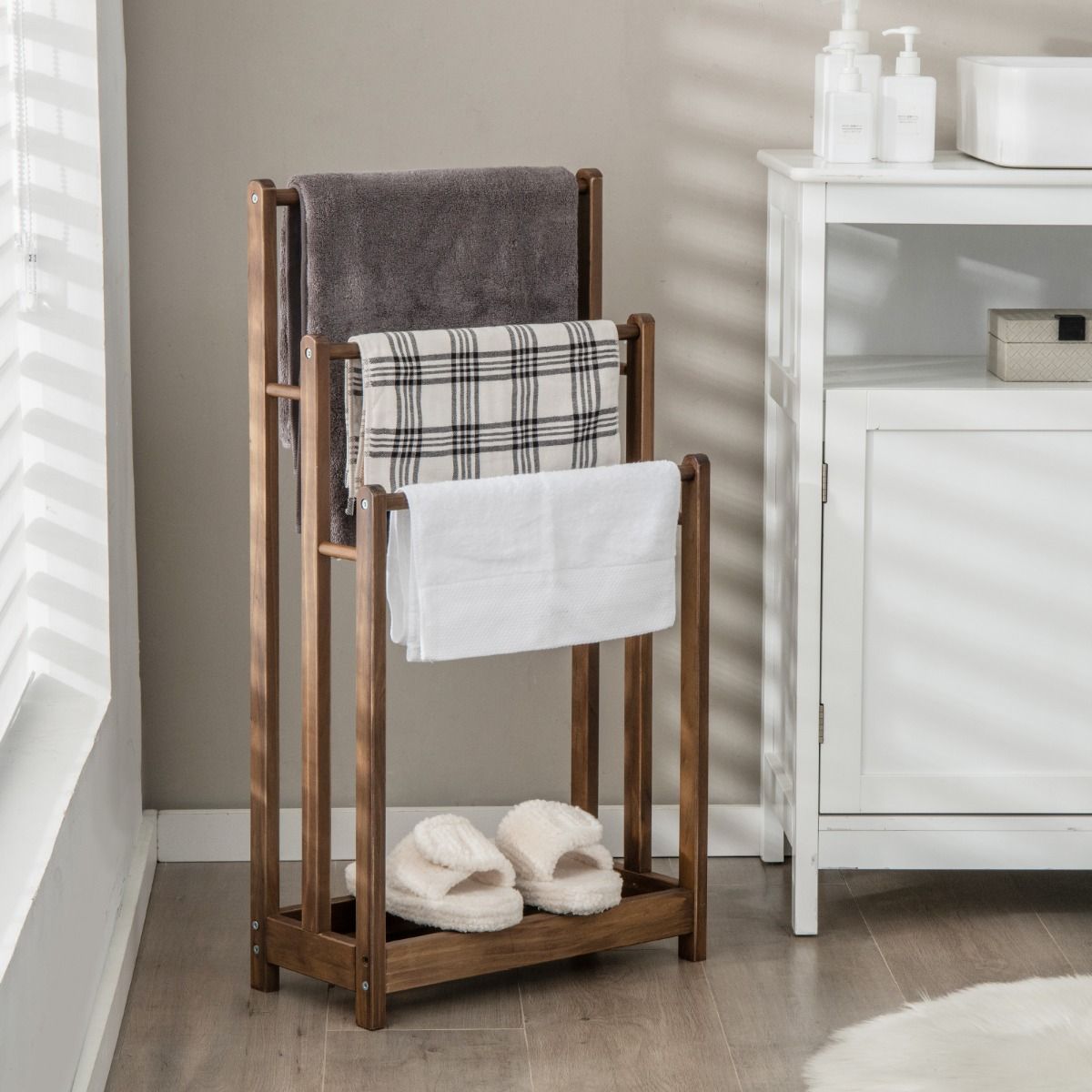 Porte-serviettes Coast avec 3 tiges - Protection contre l'inclinaison - Pin - 45 x 22 x 86 cm - Rustic Brown