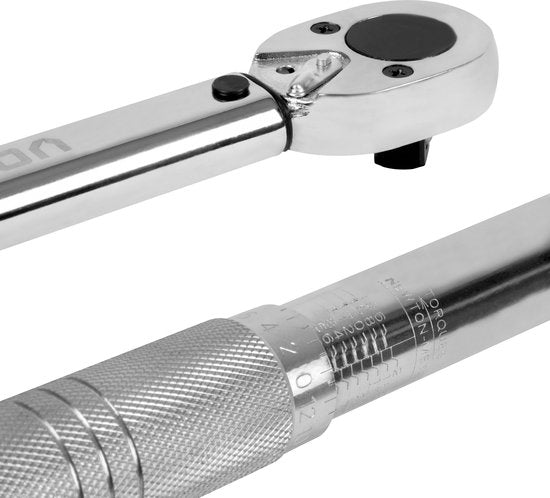 Clé dynamométrique VONROC ½" - 470mm - 28-210Nm - Comprend un jeu de 3 douilles, une rallonge et un réducteur/adaptateur