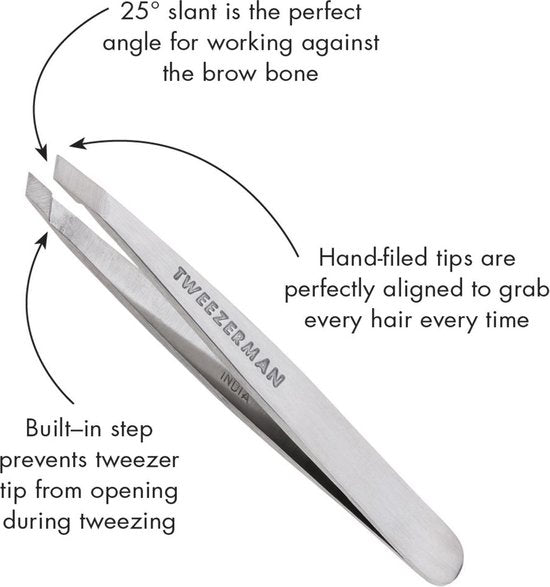 Pince à épiler Tweezerman Mini Slant Tweezer Classic – Pince à sourcils - Pince de précision compacte à pointe biseautée – Pour l'épilation et l'élimination des poils – Acier inoxydable – Convient aux poils fins et épais – Acier inoxydable - Pince à épile