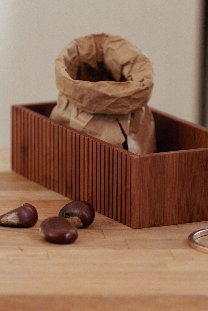 Boîte de rangement WENKO Mera en bambou fumé - 30 x 15 x 8 cm - Motif rainuré