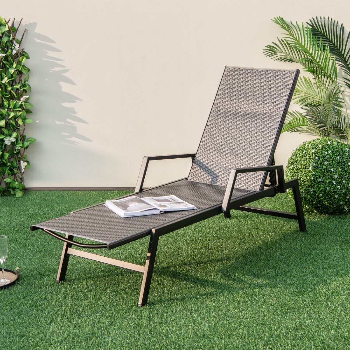 Chaise longue Coast Rotan - Dossier réglable sur 5 positions - Avec accoudoirs - Marron et noir