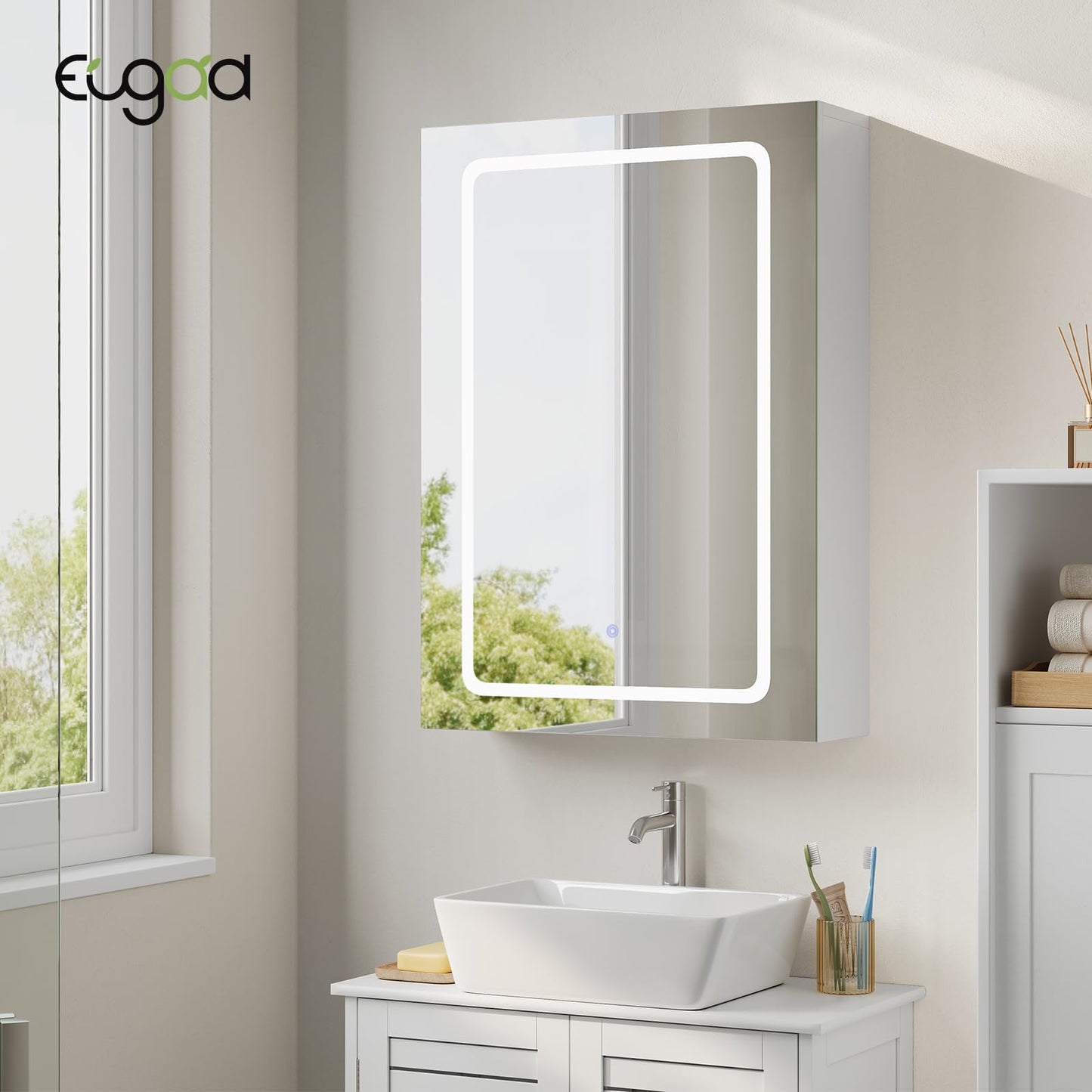 EUGAD armoire de toilette - 1 porte miroir - 3 températures de couleur - avec prise - blanc - 50 x 70 x 14,5 cm