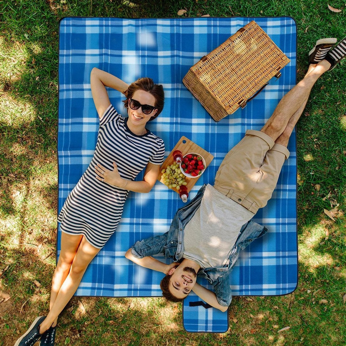 Panier Pique-Nique LifeGoods - 4 Personnes en Osier - 29 Pièces avec Tapis - Osier