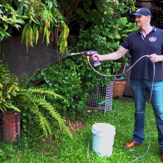 Pistolet de lavage auto Hammersmith HydroBlast 2-en-1 - Nettoyeur haute pression sans fil avec batterie rechargeable pour le nettoyage du jardin, des véhicules et des surfaces extérieures - Nettoyeur puissant