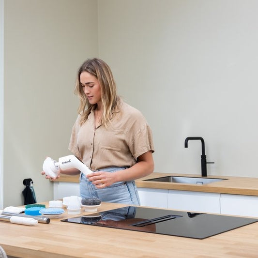 Brosse de nettoyage électrique - GoScrub - Cleaning King V2 - Brosse électrique avec manche - Pour salle de bain ou cuisine - 9 accessoires - blanc