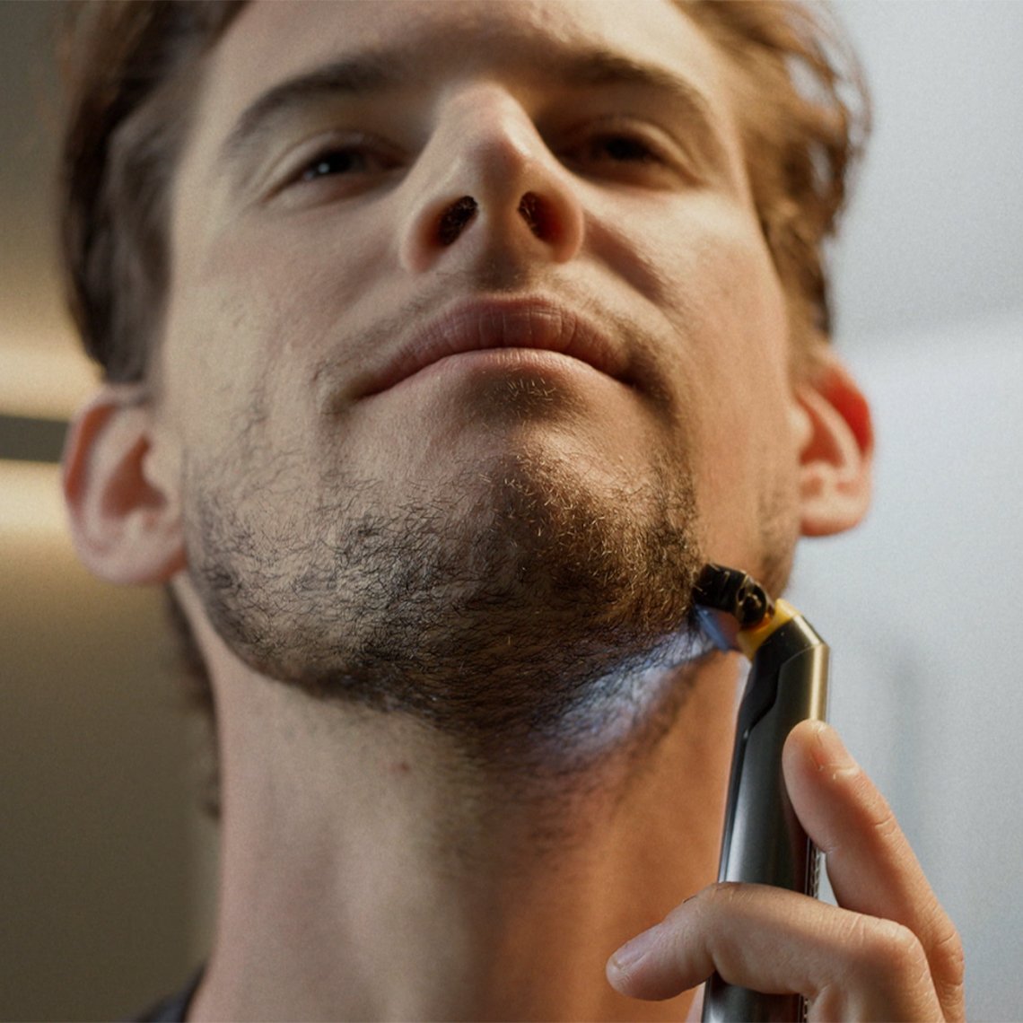 Tondeuse et rasoir MicroTouch Titanium Solo - Convient à la barbe et au corps - Pour tous les types de peau - 3 embouts inclus