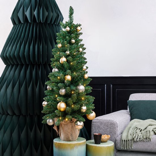 Black Box Trees Gerlos : sapin de Noël artificiel avec illuminations - Sapin artificiel H 90 x P 41 cm - Sapin de Noël artificiel dans un sac en jute - Décoration de Noël d'intérieur - 108 branches - Vert