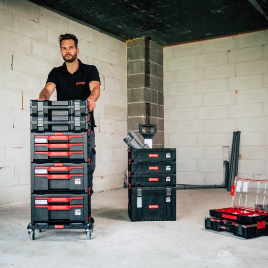 Qbrick System - PRO Transport Platform - 506 x 325 x 140 mm - Plastique noir - Base mobile avec 4 roulettes pivotantes et 2 freins - Poids maximum de 100 kg