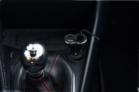 Chargeur de voiture USB All Ride - 2 connexions USB-A et 2 connexions USB-C - Livraison de puissance/charge rapide 18W - Connexion à l'allume-cigarette de la voiture - Plastique - Noir