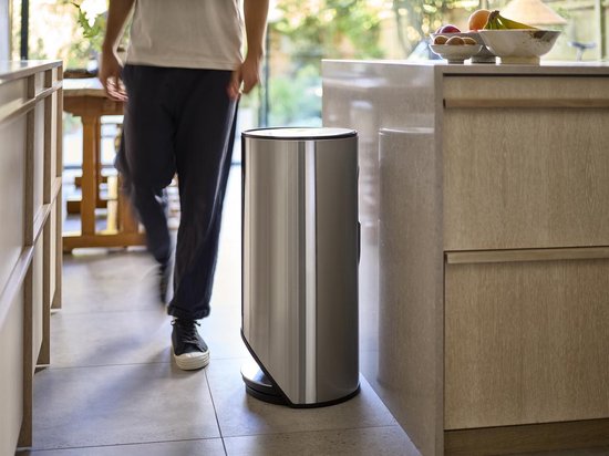 Joseph Joseph Arc 30 litres poubelle à pédale fine avec sac intérieur - acier inoxydable