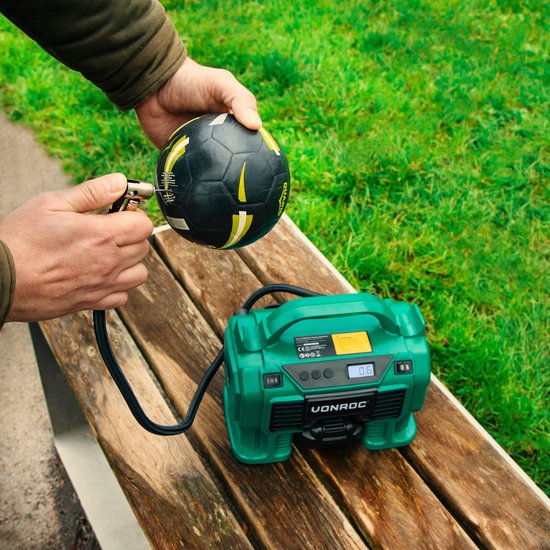 VONROC Compresseur Accu - VPower 20V - Sans batterie ni chargeur - Batterie 20V et connexion 12V - 11 bar - 8 accessoires inclus